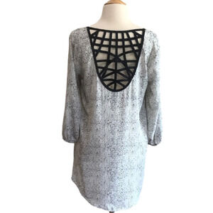 MAURICES Women's Small Black‎ and White Lattice Pattern Back Professional Top